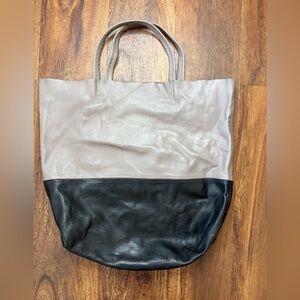 Alice D. Milano unlined tote bag in grey and black leather